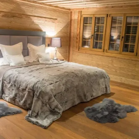 Stunning Modern With Indoor Pool And Casa vacanze