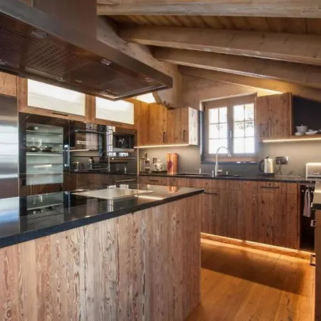 Сasa de vacaciones Stunning Modern With Indoor Pool And Lauenen