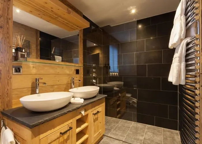 Сasa de vacaciones Stunning Modern With Indoor Pool And Lauenen