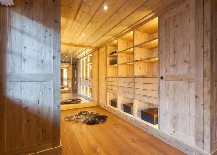 Сasa de vacaciones Stunning Modern With Indoor Pool And