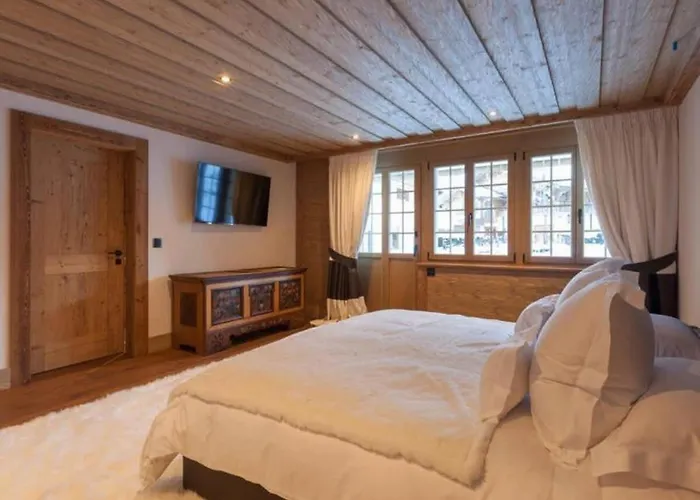Stunning Modern With Indoor Pool And Сasa de vacaciones Lauenen